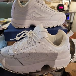 COPY - FILA DISRUPTER WHITE LEATHER SNEAKER SIZE 9.5 GENTLY USED